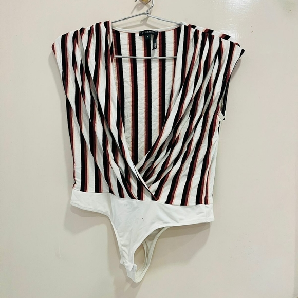 White and brown lining body suit - Picture 2 of 9